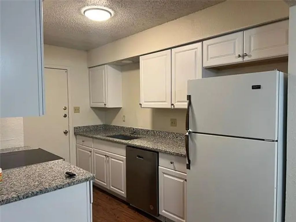 202 S Briery Road A, Irving