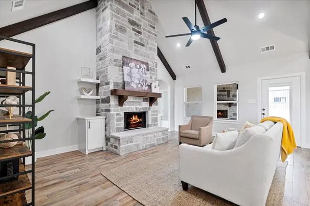 233 Marshall Circle, Whitewright