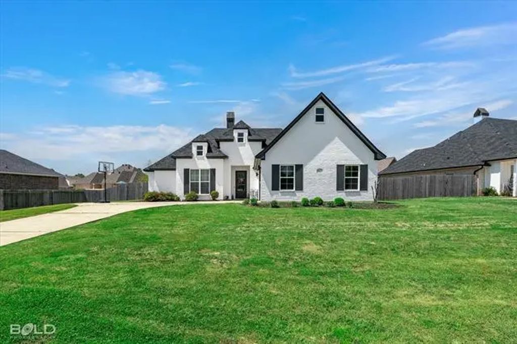 2843 Sunrise Point, Haughton