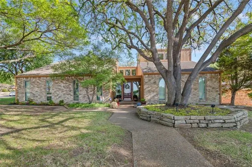 7104 Winedale Drive, Dallas