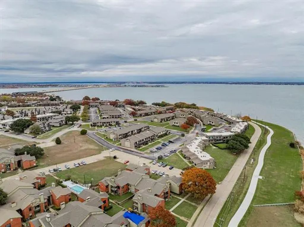 5913 Lake Hubbard Parkway 221, Garland