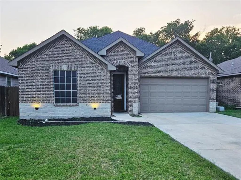 2120 Rw Bivens Lane, Fort Worth