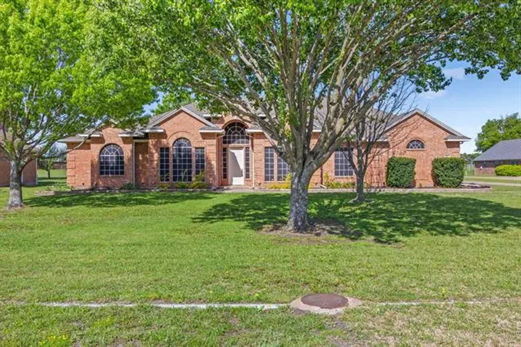 560 Glenn Lane, Red Oak