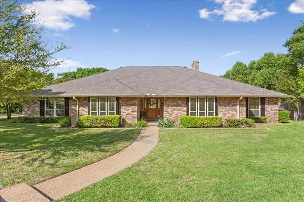 10010 Lost Oak Ridge Drive, Woodway