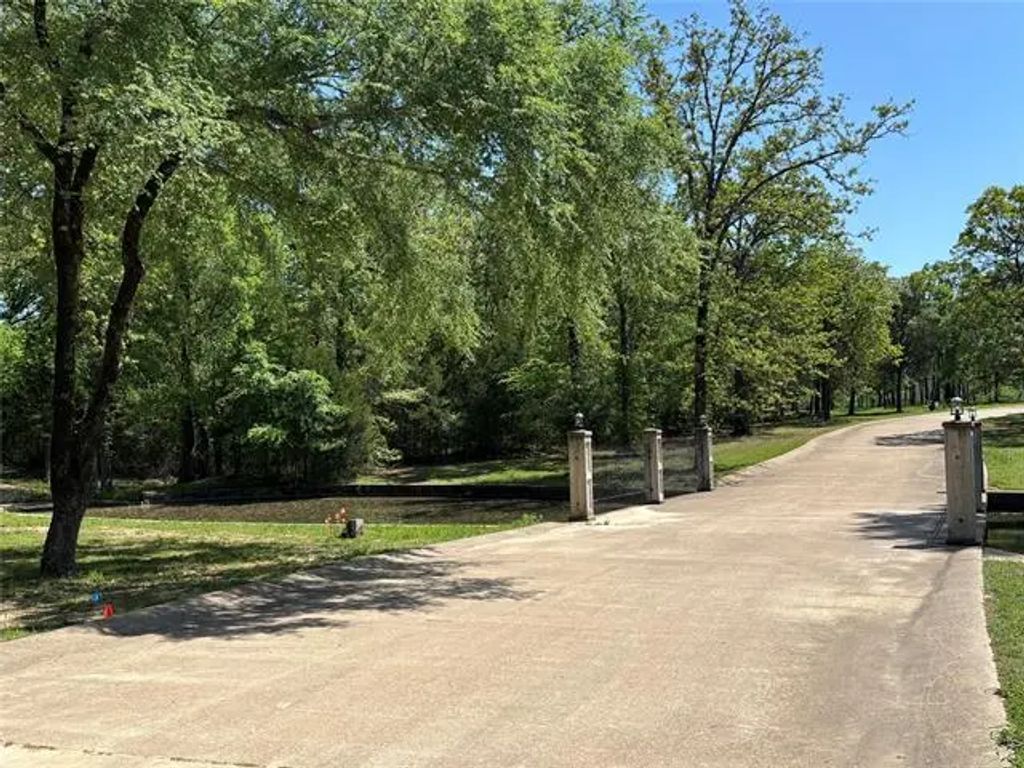 376 Private Road 5945, Yantis
