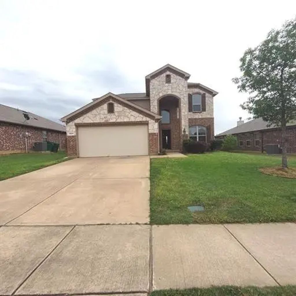 8404 Sioux Trail, Aubrey