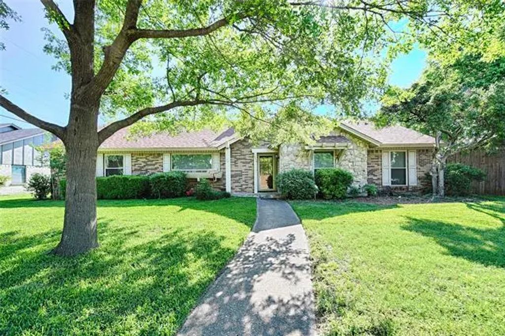 12810 Pennystone Drive, Farmers Branch