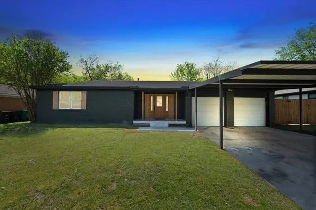 6109 Saint Johns Lane, Fort Worth