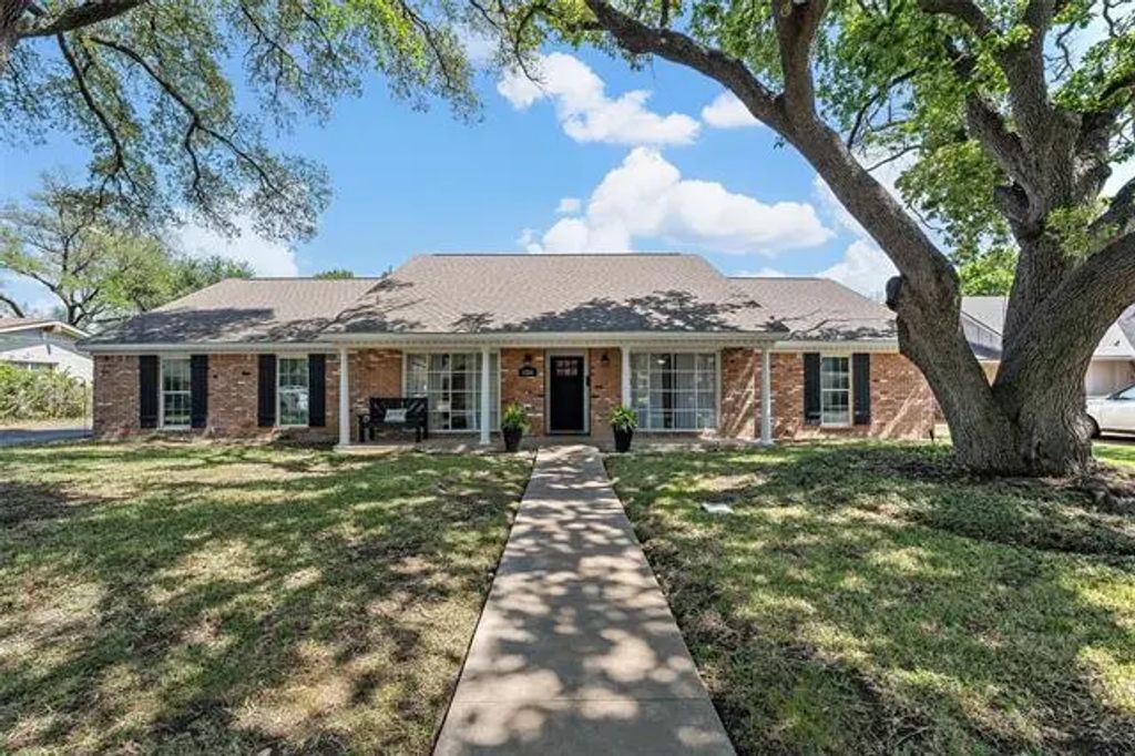 5204 Lake Highlands Drive, Waco