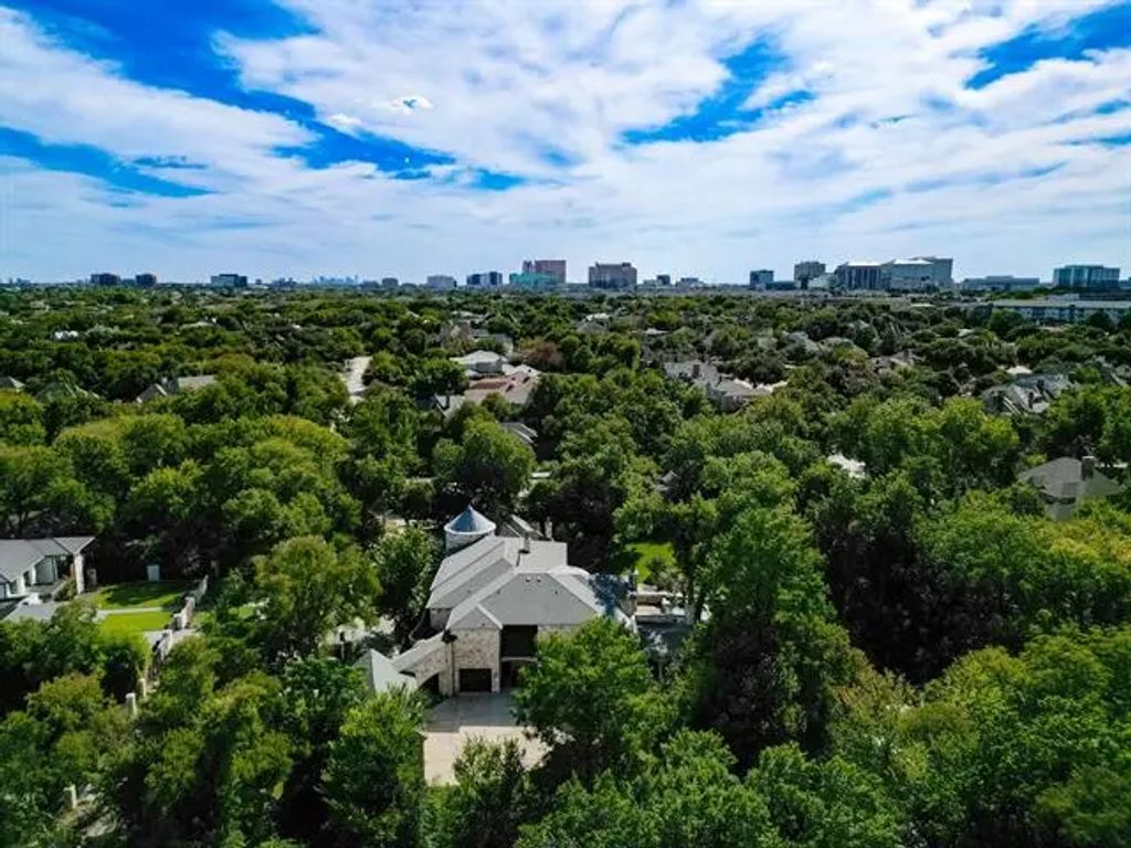14917 Lake Forest Drive, Addison