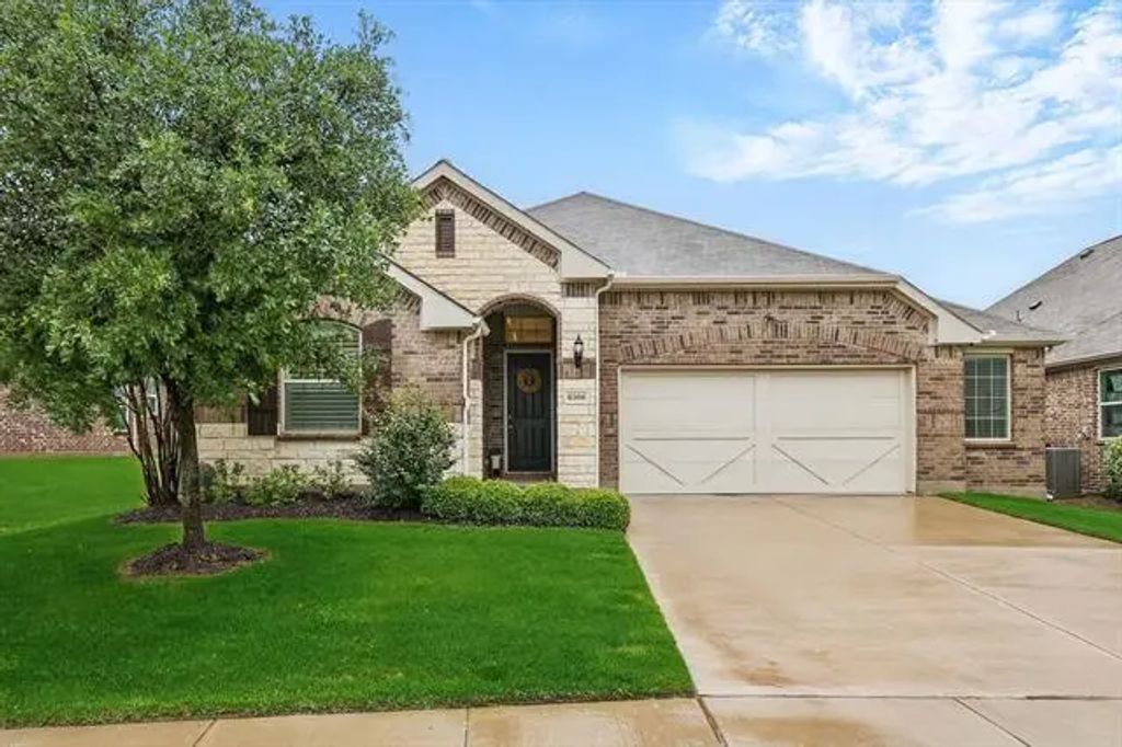 6508 Woodmere Court, Denton