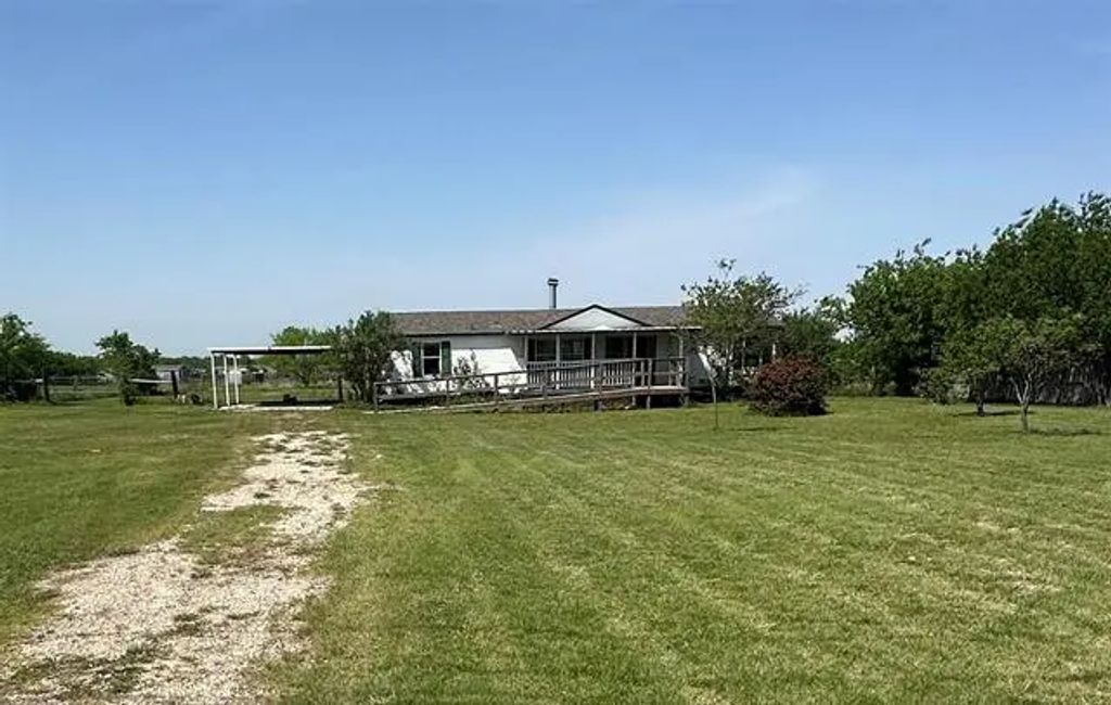 4408 County Road 913, Joshua