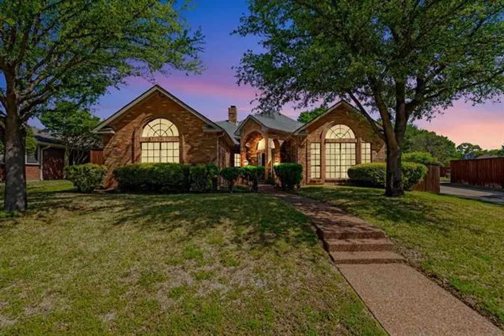 1112 Pawnee Trail, Carrollton