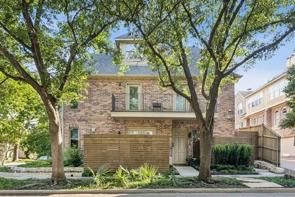 3645 Reagan Street, Dallas