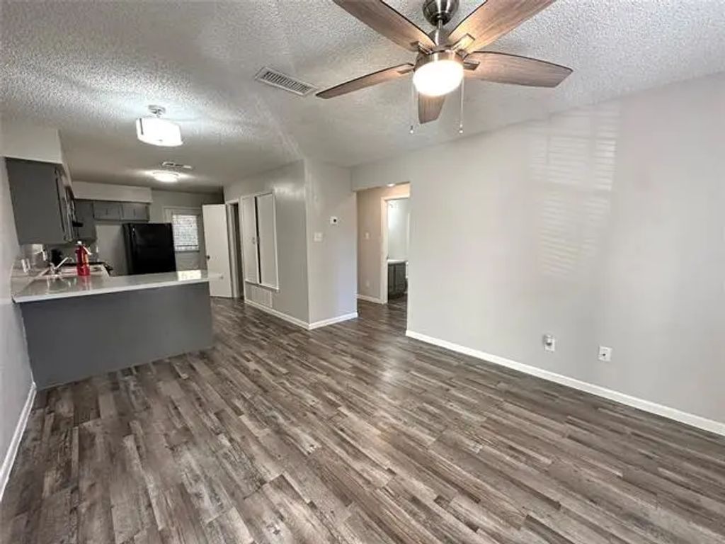 2006 Jane Street H, Longview