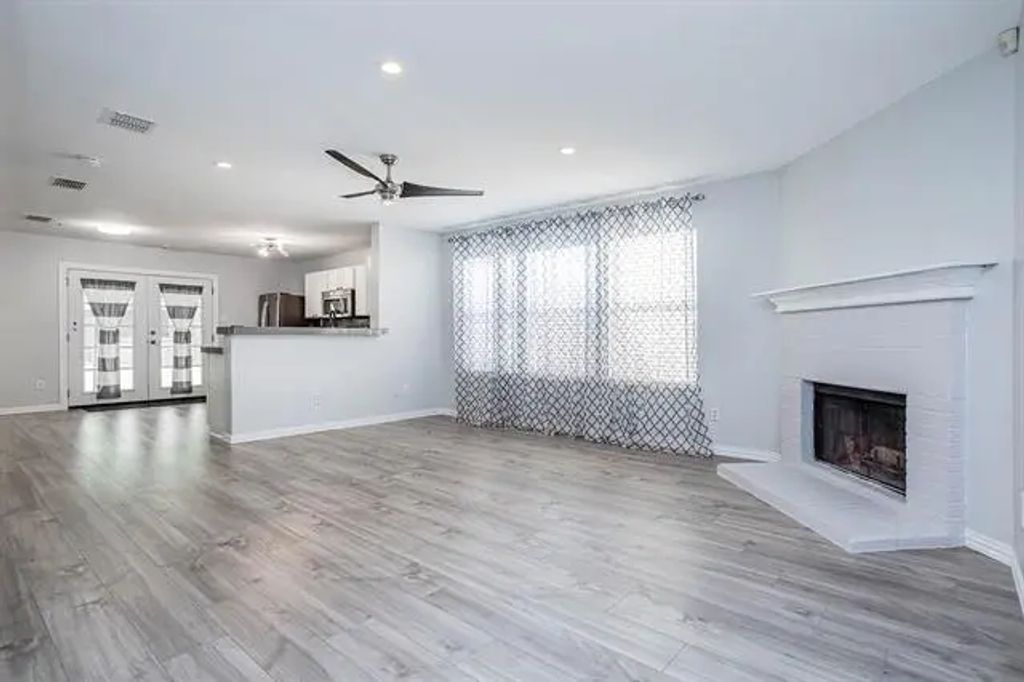 1605 White Oak Road, Anna