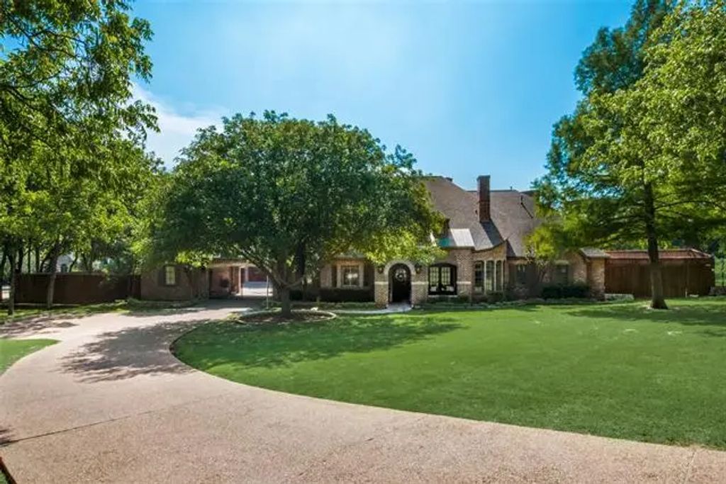 800 Bentbrook Lane, Sherman