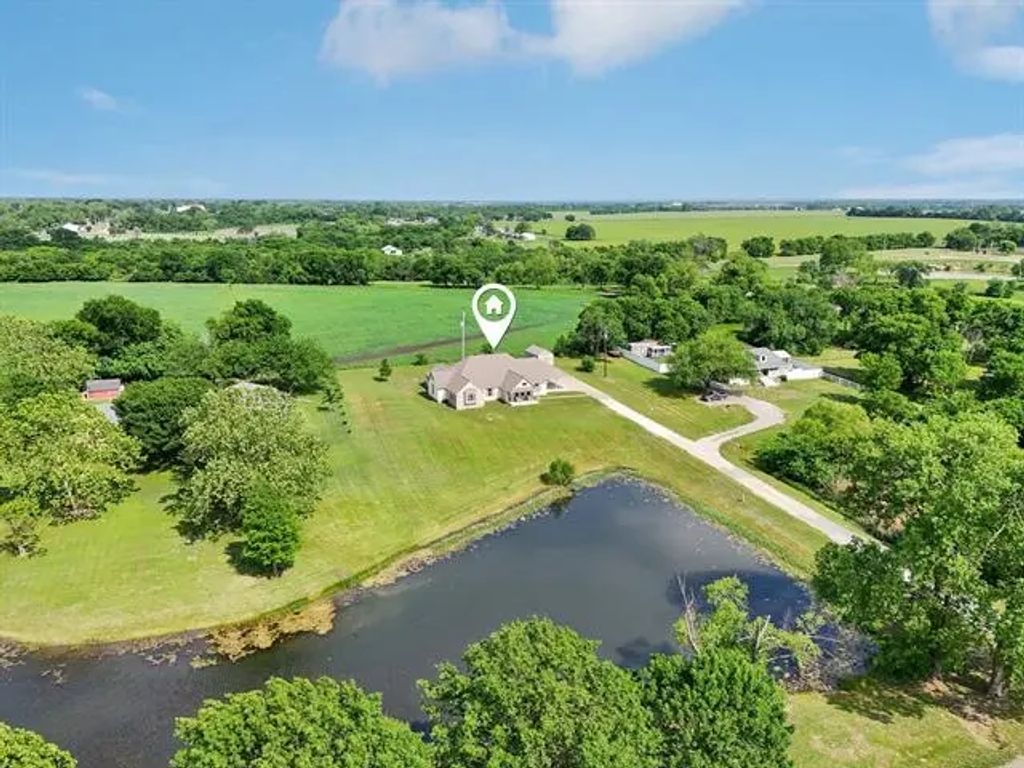 108 N Westlake Drive, Leonard