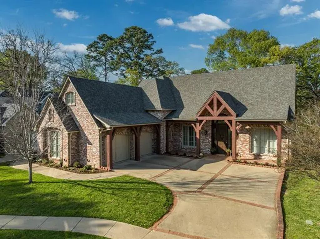 161 Dogwood Lakes Circle, Bullard