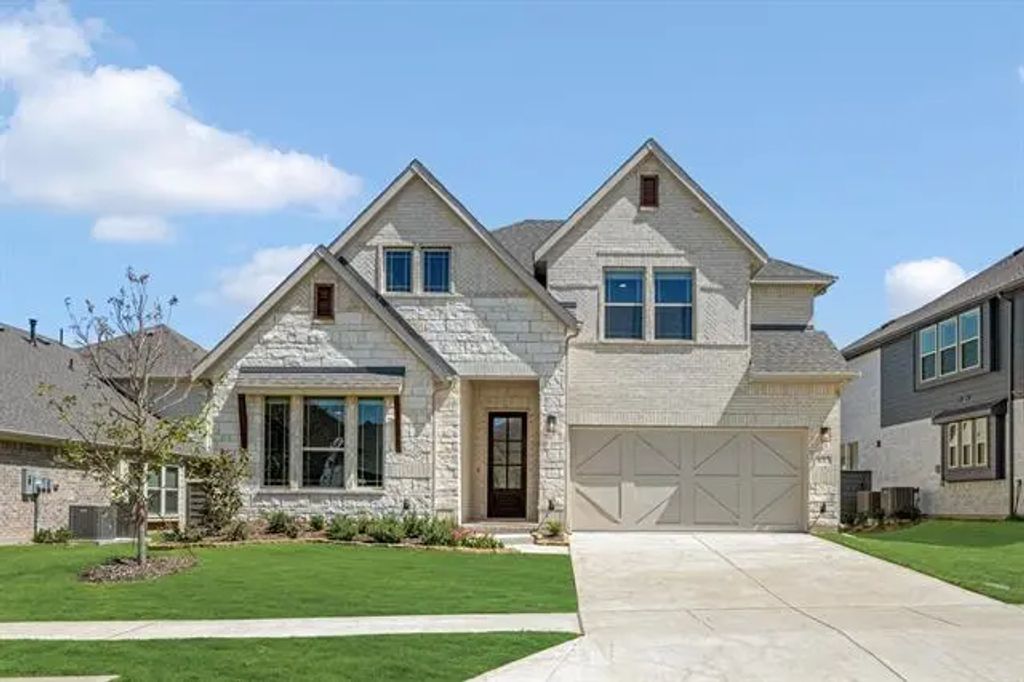 833 Blue Yucca Lane, Little Elm