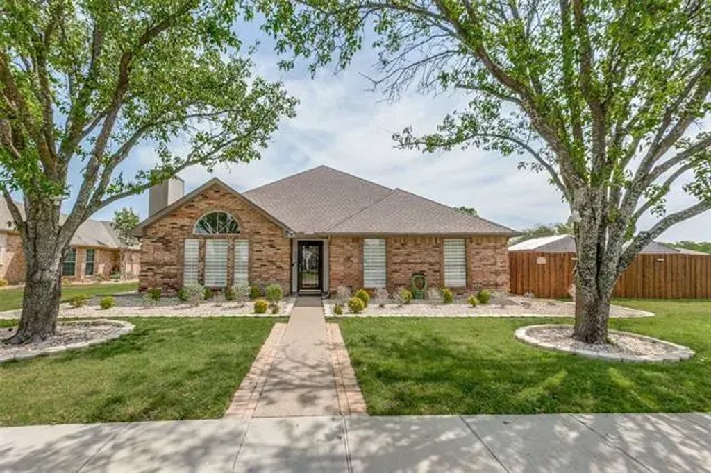 402 Adams Avenue, Wylie