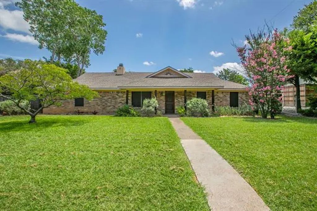 14007 Harbor Drive, Woodway