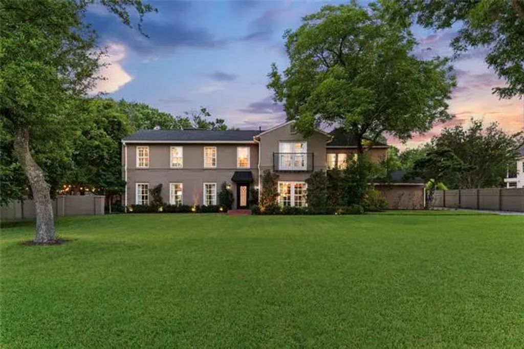 4522 Walnut Hill Lane, Dallas