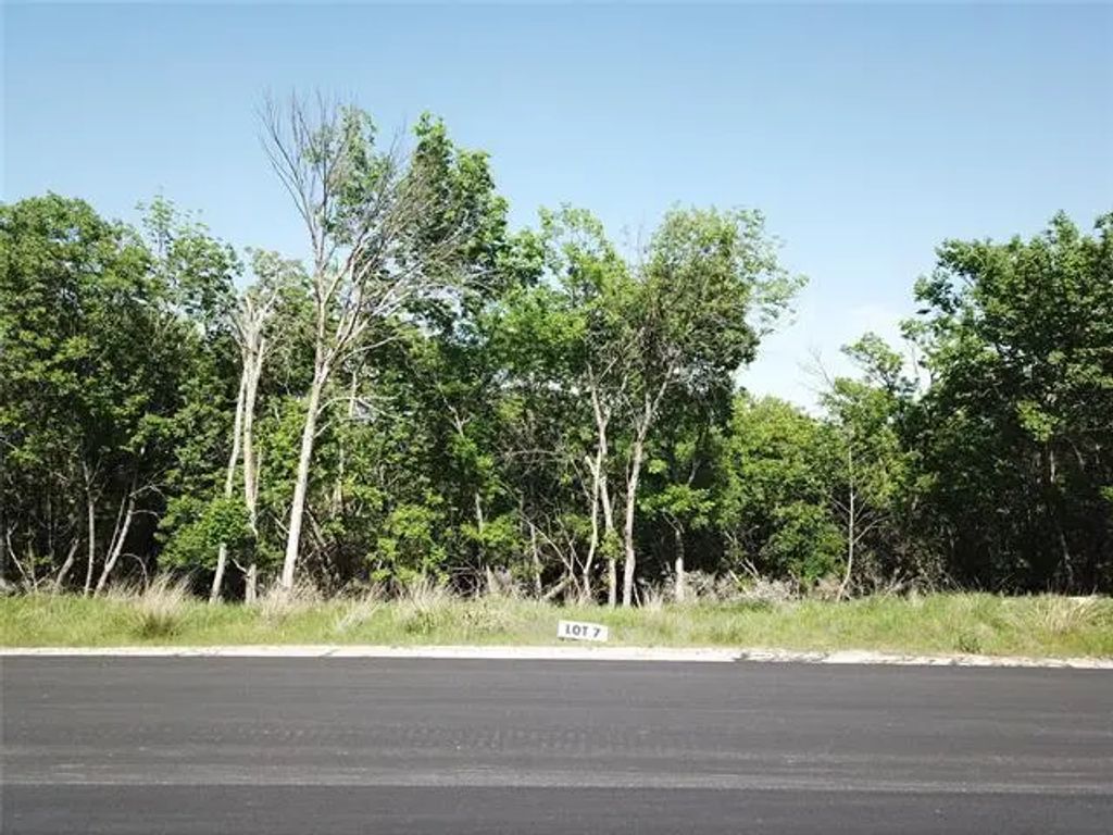 Hanna Oak Court, Bridgeport