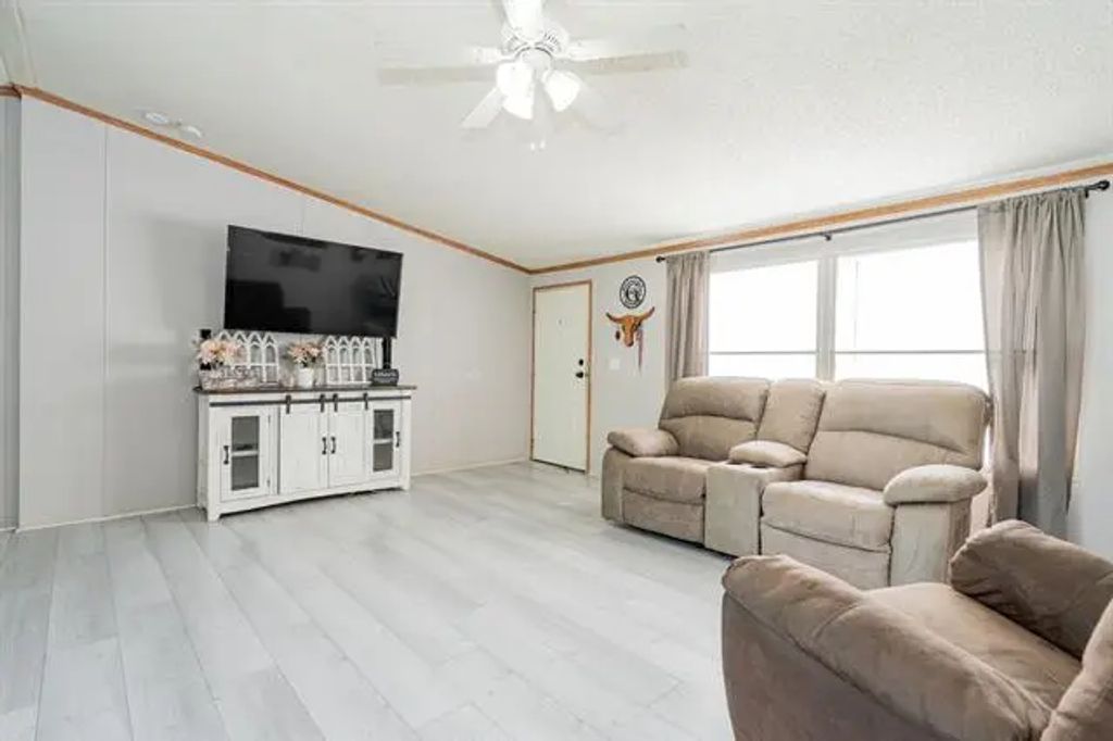 7228 County Road 4613, Athens