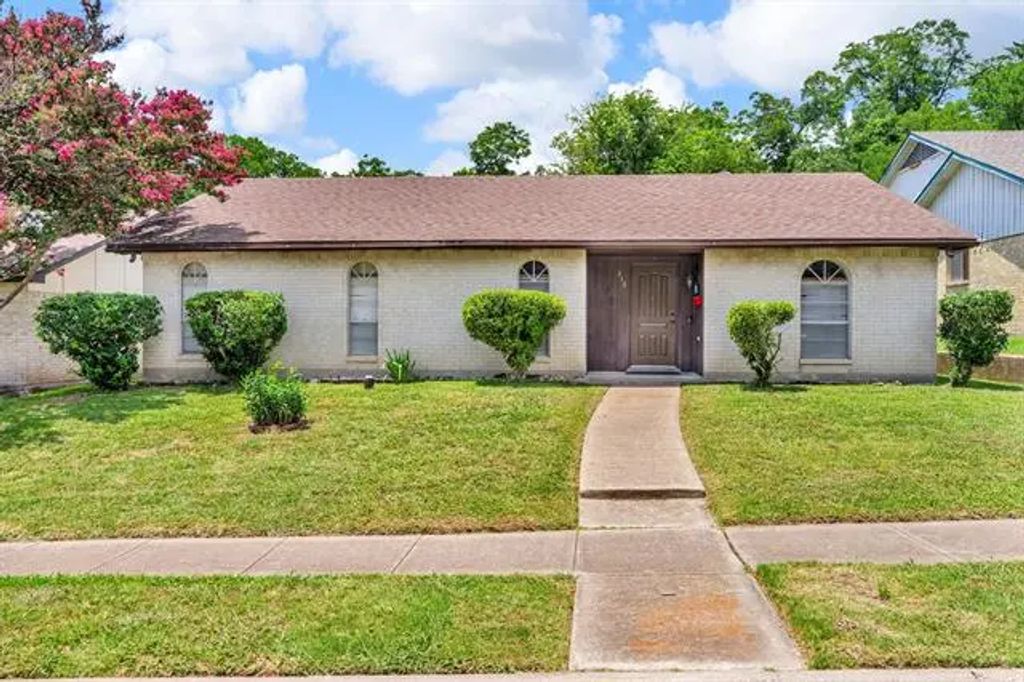 213 Colonel Drive, Garland