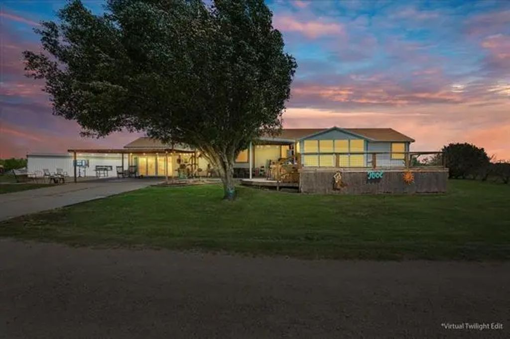 3356 Kattner Road, Riesel