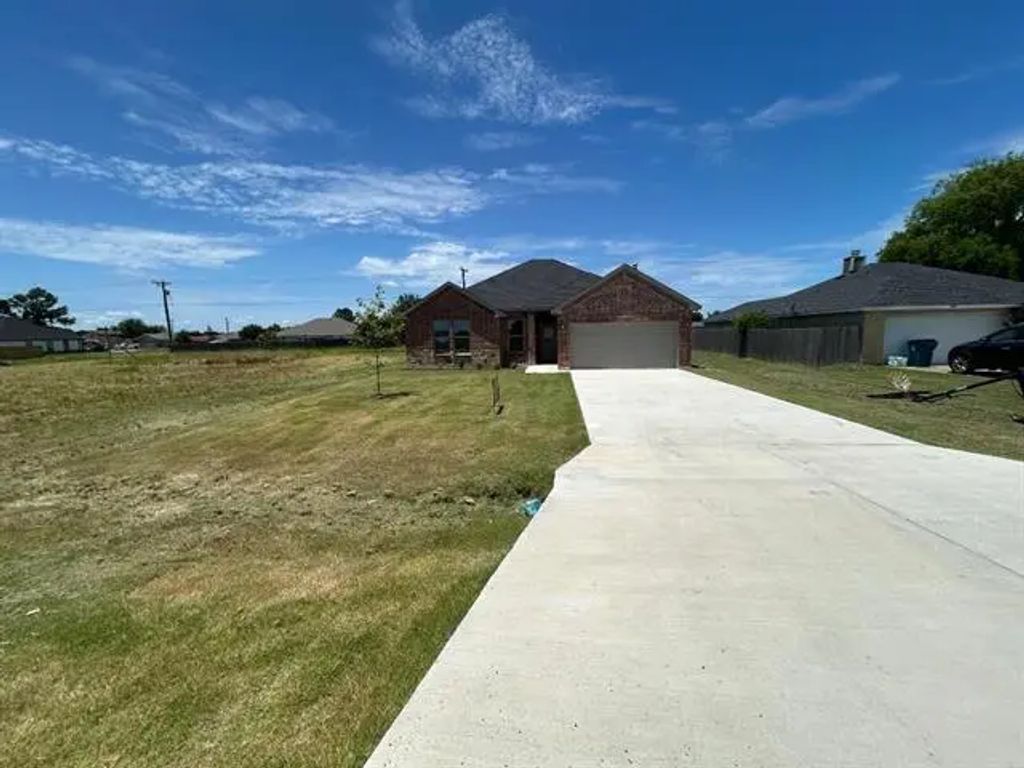 905 Harbor Point Road, Gun Barrel City