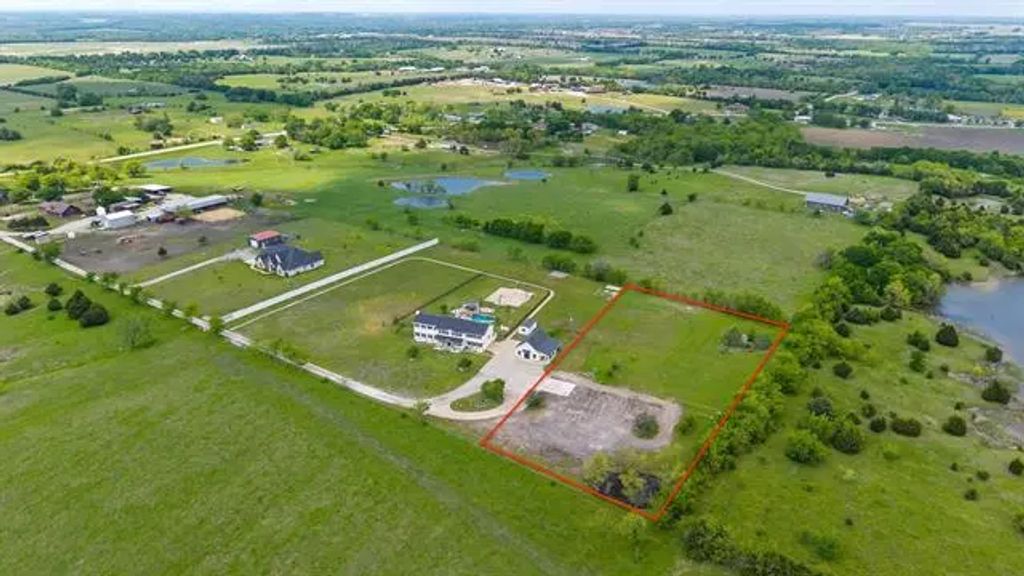 3839 Bluebonnet Trail, Princeton