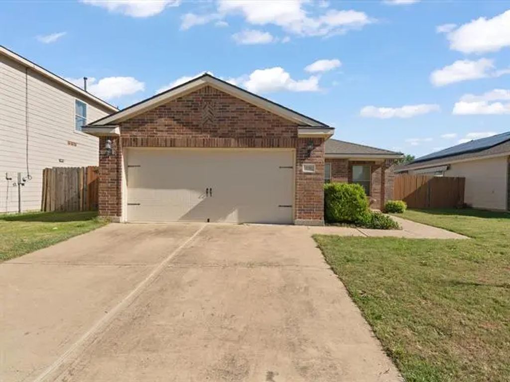 636 Misty Mountain Drive, Fort Worth