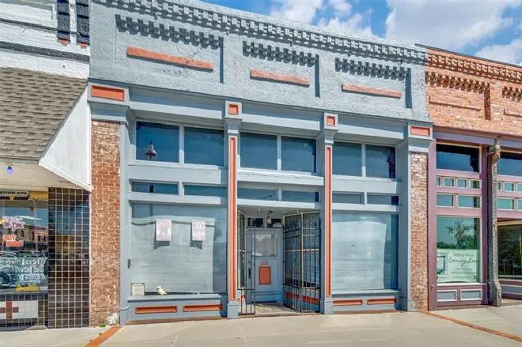 109 S Jefferson Street, Pilot Point