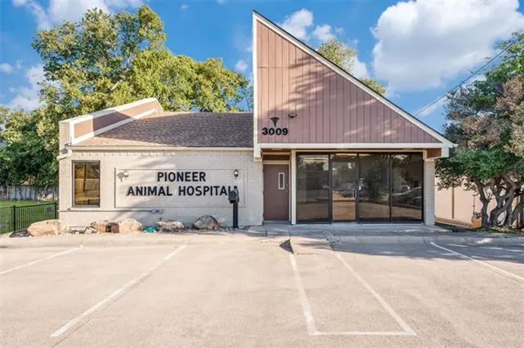 3009 W Pioneer Drive, Irving