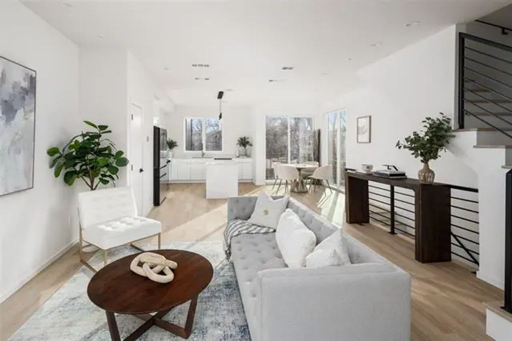 4811 Denton Drive 207, Dallas
