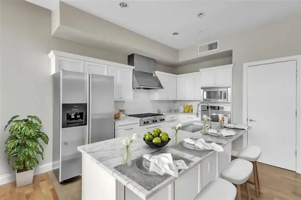 5656 N Central Expressway 201, Dallas