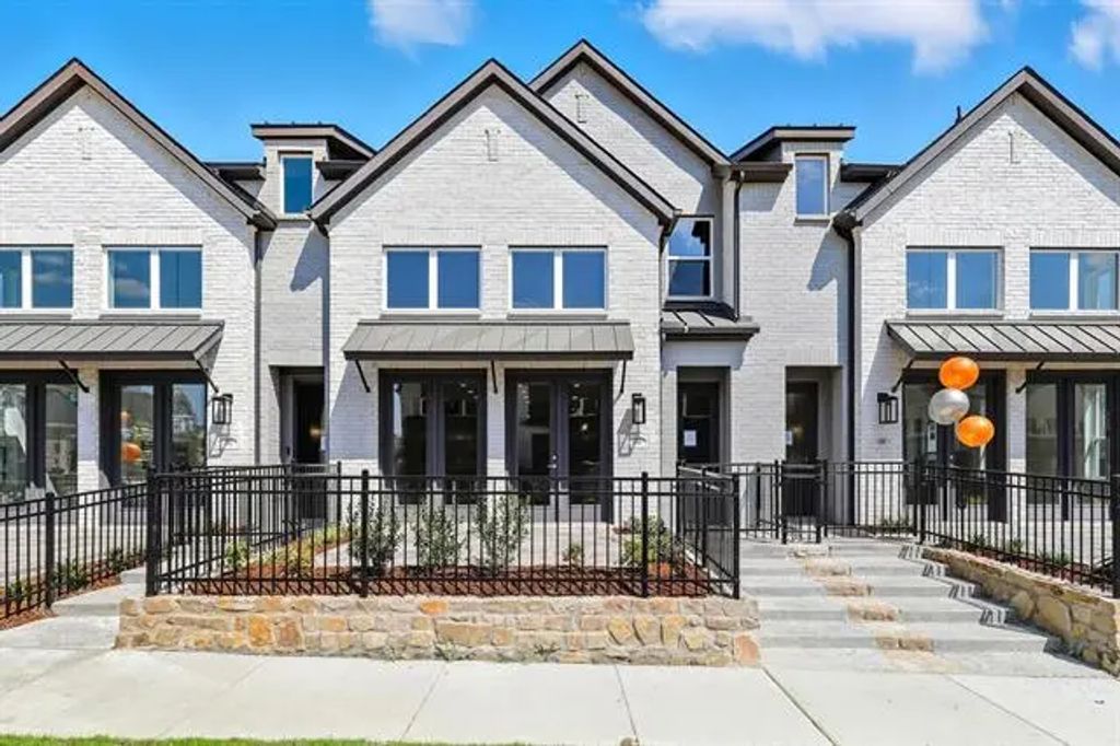 13905 Longvalley Drive, Fort Worth