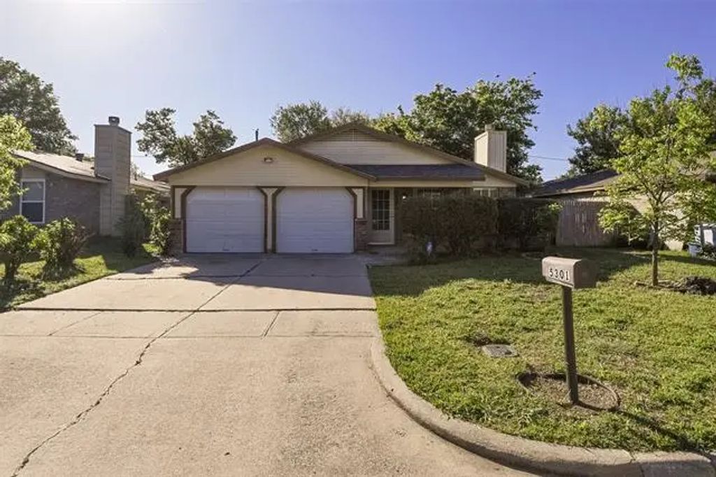 5301 Carpenter Drive, Arlington
