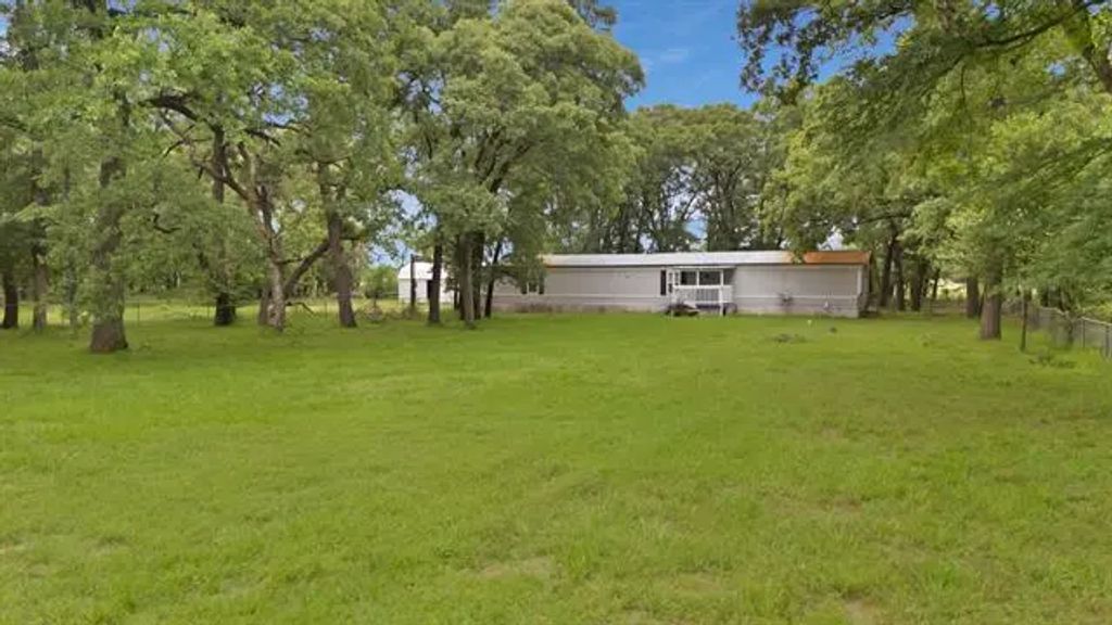 14285 Clark Lane, Wills Point