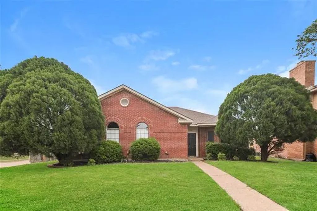 2724 Austin Drive, Mesquite