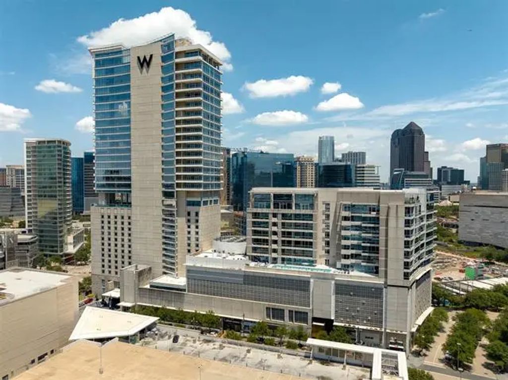 2408 Victory Park Lane 1131, Dallas