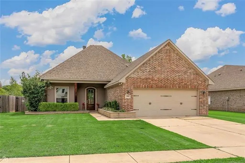 206 Jamestowne Boulevard, Benton
