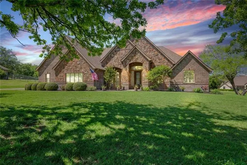 100 Meadow Arbor Drive, Weatherford