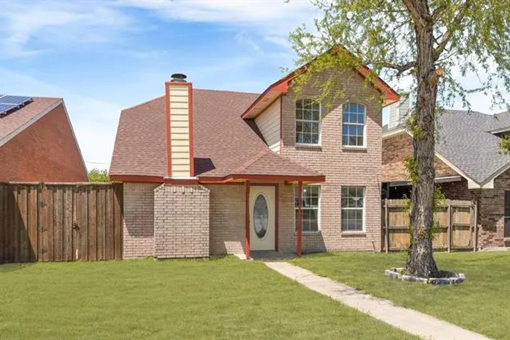 1014 S Ballard Avenue, Wylie