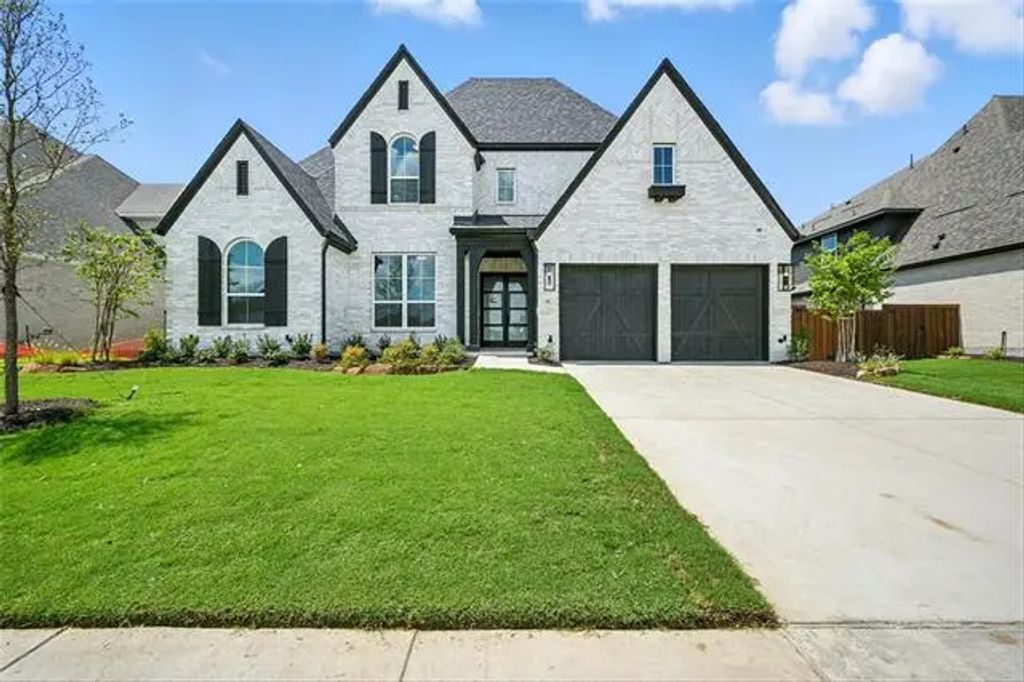 651 Falls Drive, Prosper