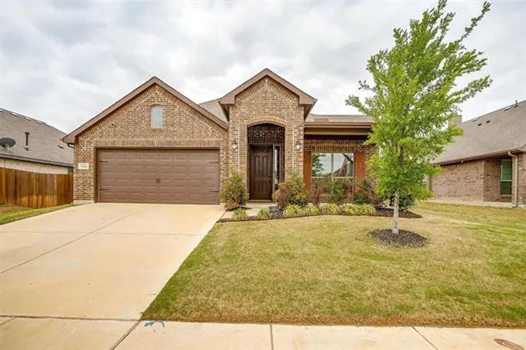 7525 Rothbury Drive, Fort Worth