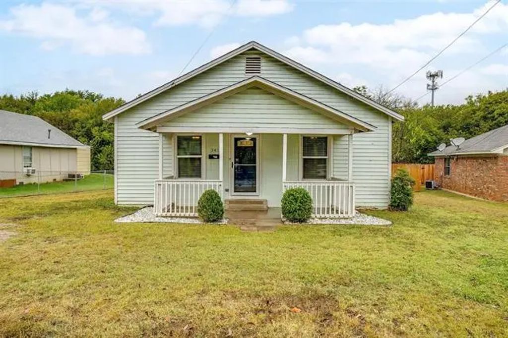 345 N Field, Burleson