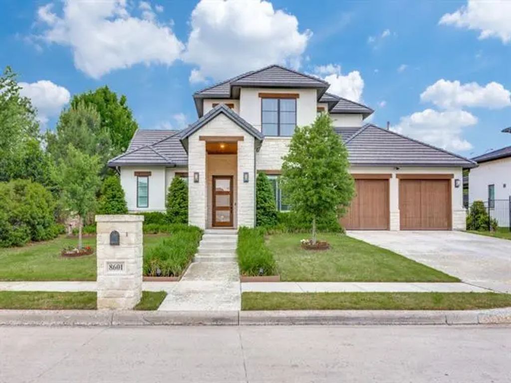 8601 Colina Terrace, Benbrook